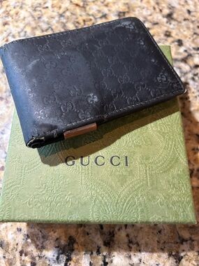 Gucci Black Leather Money Clip with Subtle GG Monogram